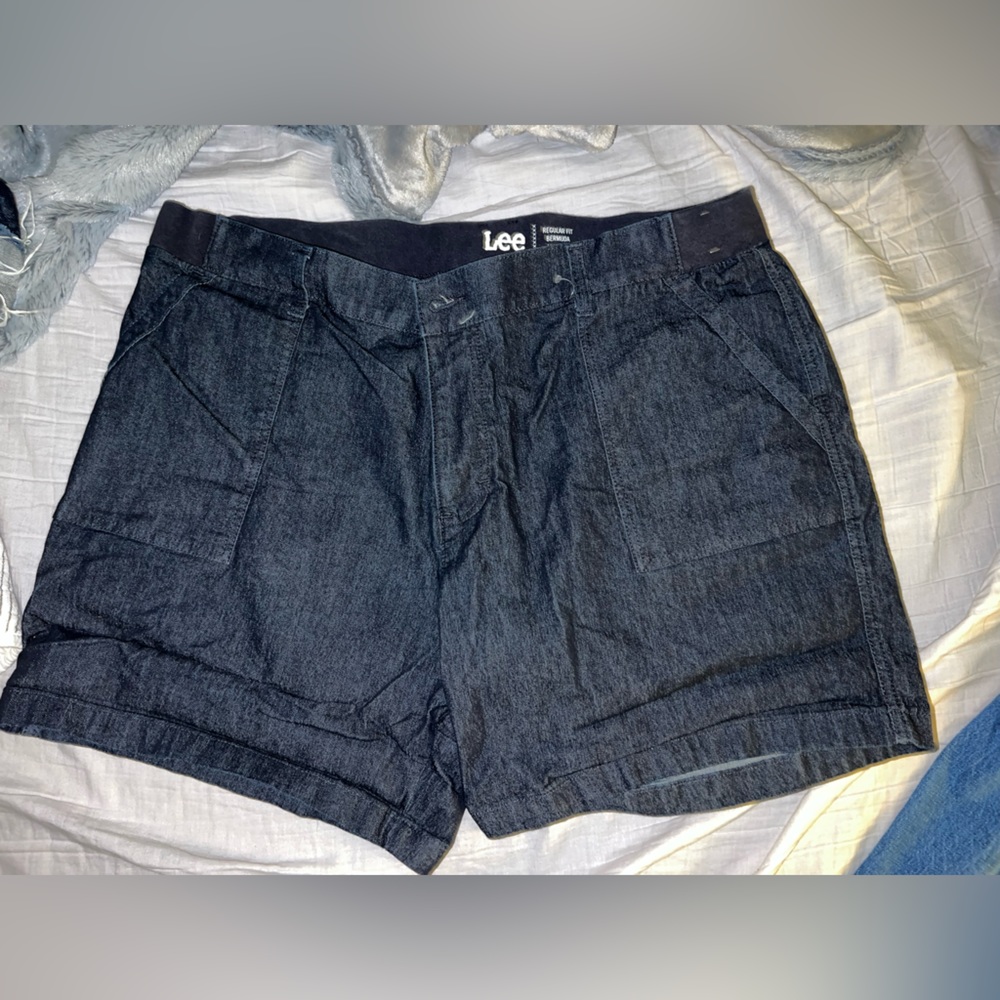 Lee Bermuda short. Size 18.